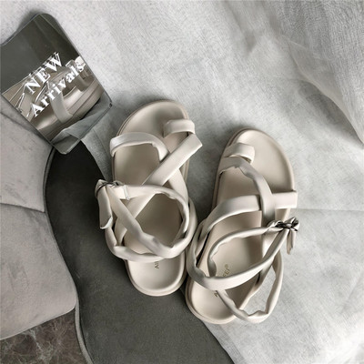 Naiste ristrihmadega nahast sandaalid