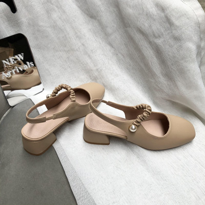 Ümardatud mudel naiste nahast sandaalid