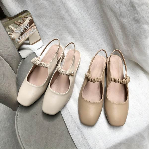 Ümardatud mudel naiste nahast sandaalid