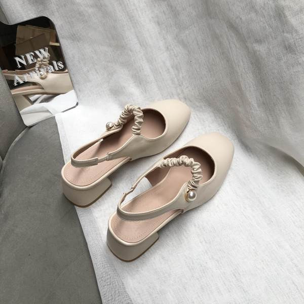 Ümardatud mudel naiste nahast sandaalid