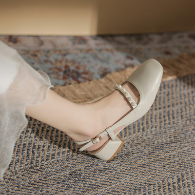 Pärlitega kaunistusega naiste kinnised sandaalid