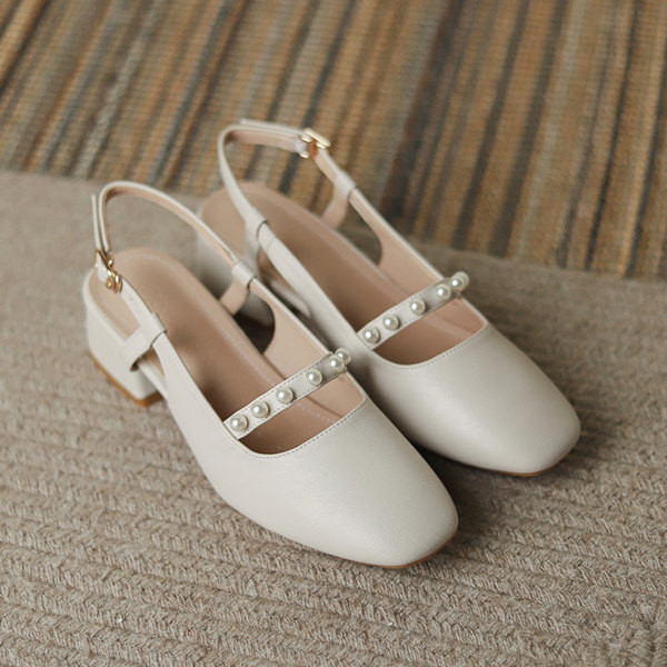 Pärlitega kaunistusega naiste kinnised sandaalid