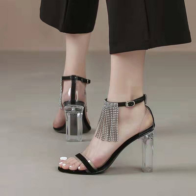Moodsad narmaste ja läbipaistva kontsaga naiste sandaalid