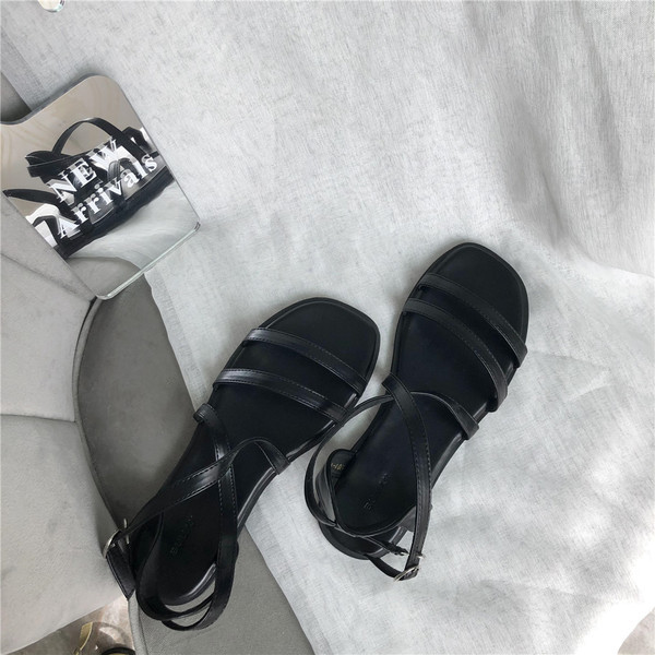 Naiste ristrihmadega sandaalid