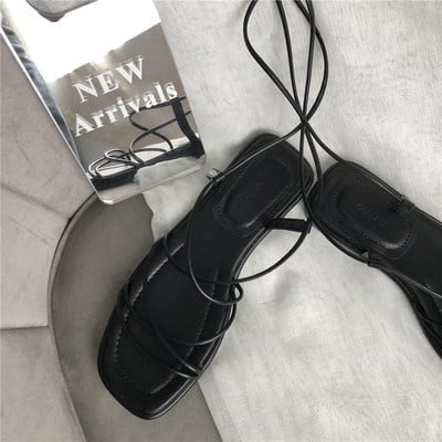 Eko-nahast rihmadega vabaaja sandaalid - Rooma stiilis