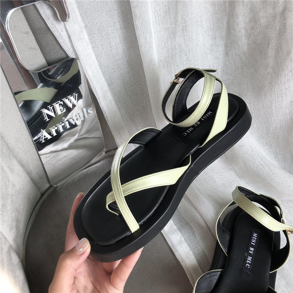 Alkalmi női szandál lábujjakkal