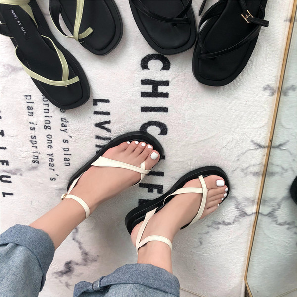 Alkalmi női szandál lábujjakkal