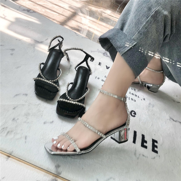 Naiste kividega ja 5 cm paksuse kontsaga sandaalid