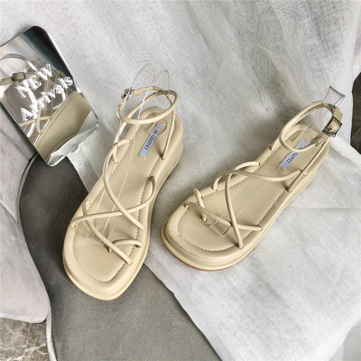 Uus mudel nahast sandaalid 5,5 cm platvormiga