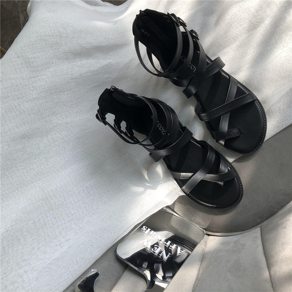 Naiste ökonahast kunstsandaalid