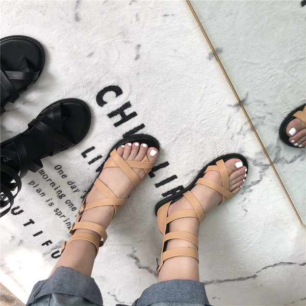 Naiste ökonahast kunstsandaalid