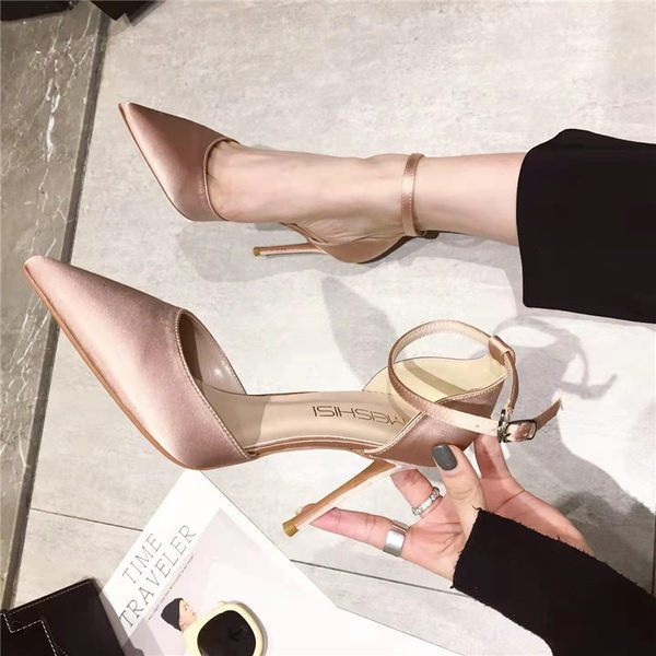 Naiste sandaalid terava otsaga kontsaga 8 cm