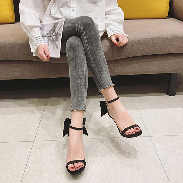 Naiste sandaalid paela ja kontsaga 8 cm