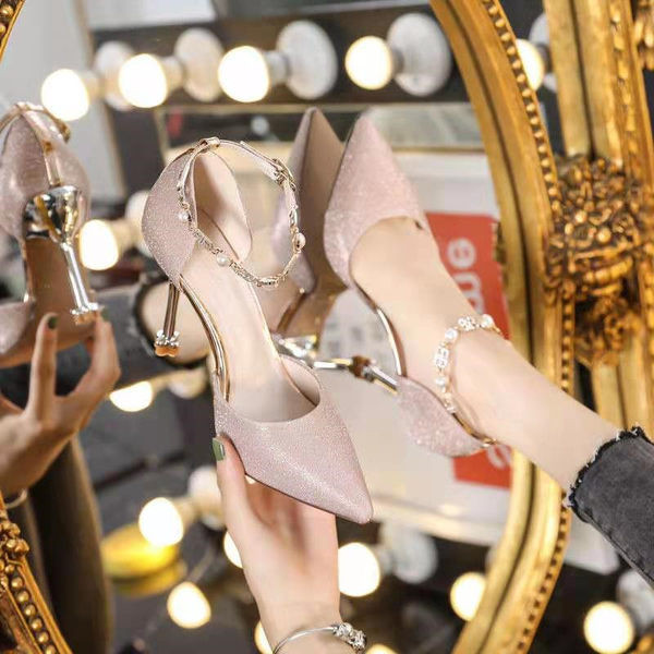 Stiilsed pärlite ja kivikestega naiste sandaalid