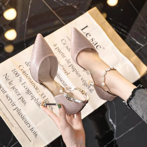 Stiilsed pärlite ja kivikestega naiste sandaalid