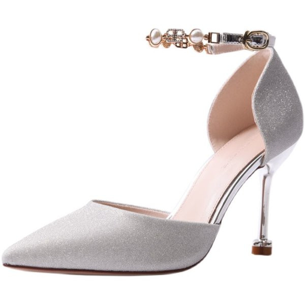 Stiilsed pärlite ja kivikestega naiste sandaalid