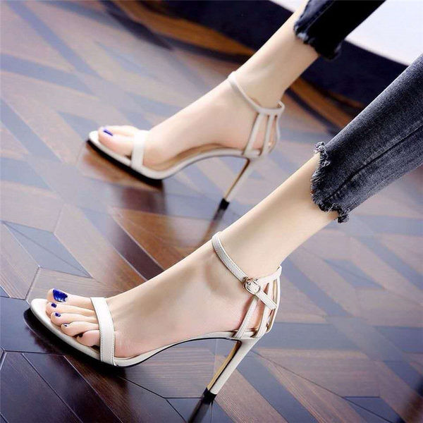 Elegantsed kõrge õhukese kontsaga naiste sandaalid