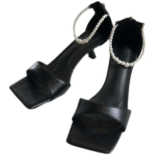 Naiste kunstnahast sandaalid kontsa ja pärlirihmaga