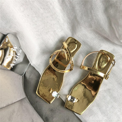 Γυναικεία σανδάλια λουστρίνι - τετράγωνο μοντέλο