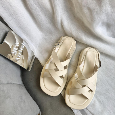 Γυναικεία πέδιλα από οικολογικό δέρμα με χιαστί λουράκια