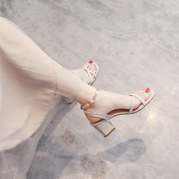 Naiste madala 6 cm kontsaga sandaalid