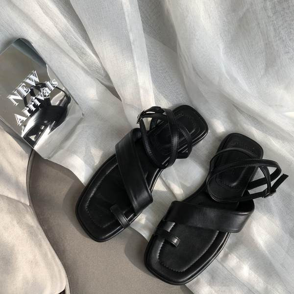 Női szandál lapos talpon