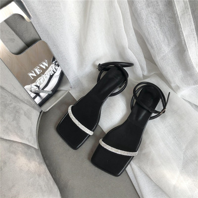 Naiste kividega rihmaga sandaalid