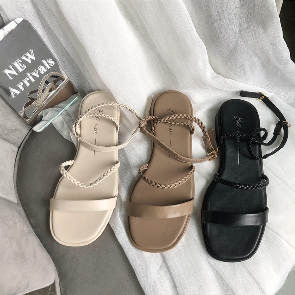 Naiste vabaaja rihmadega sandaalid - kunstnahast