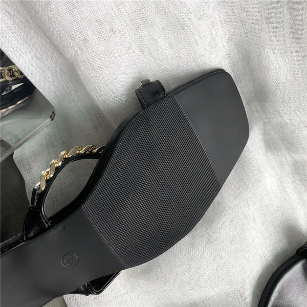 Naiste metallist rihmadega sandaalid