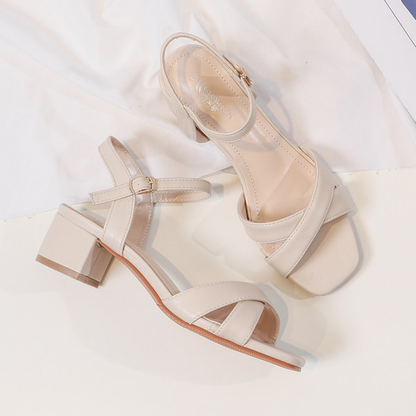 Női bőr szandál 5 cm vastag sarokkal