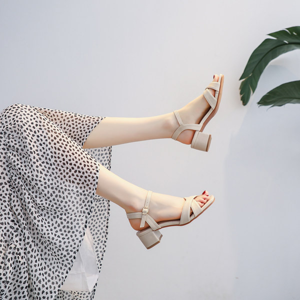 Női bőr szandál 5 cm vastag sarokkal