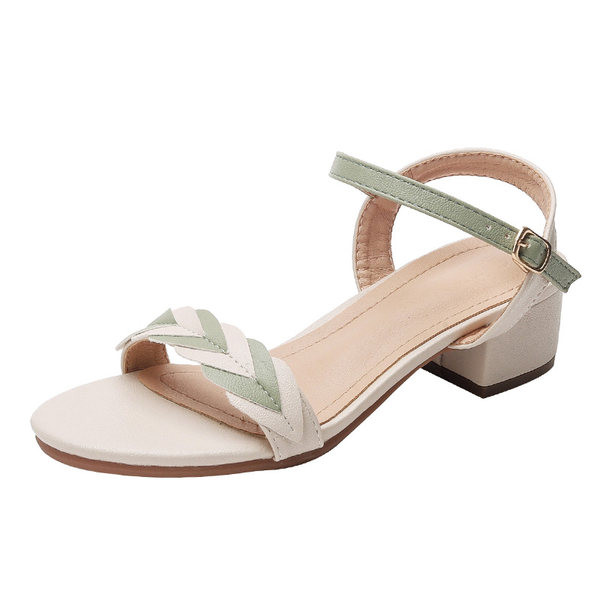 Uus mudel pandlaga sandaalid