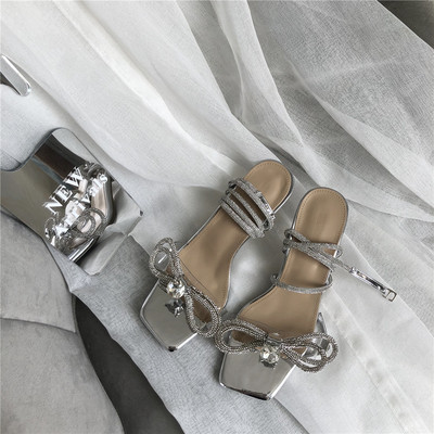 Moodsad naiste sandaalid paela ja kontsaga 5,5 cm