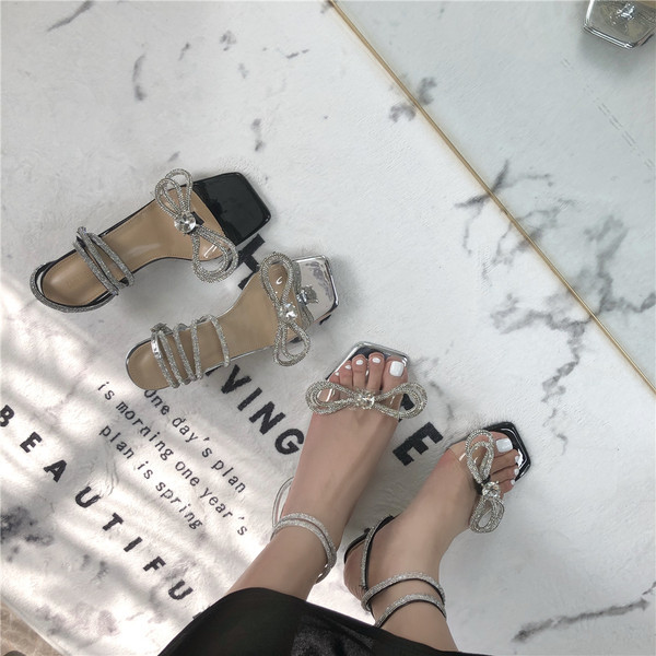 Moodsad naiste sandaalid paela ja kontsaga 5,5 cm