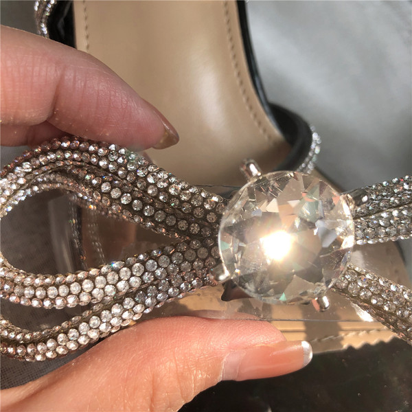 Moodsad naiste sandaalid paela ja kontsaga 5,5 cm