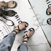 Öko-nahast valmistatud Rooma stiilis naiste sandaalid