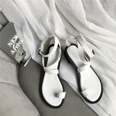 Öko-nahast valmistatud Rooma stiilis naiste sandaalid