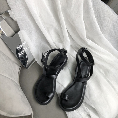 Öko-nahast valmistatud Rooma stiilis naiste sandaalid