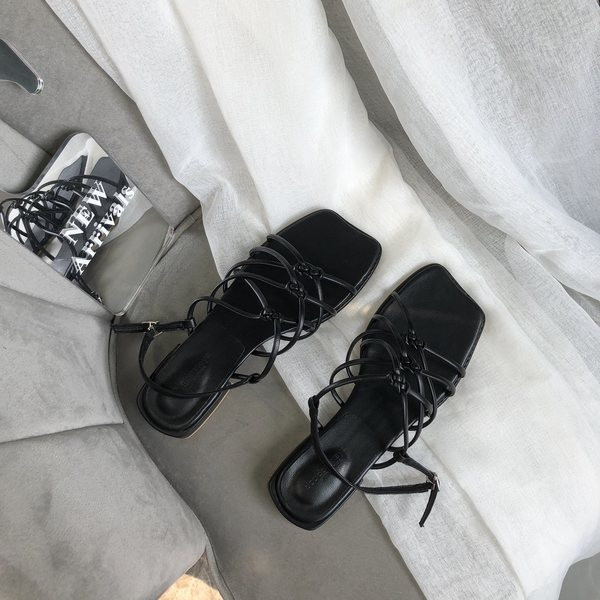 Naiste ristrihmadega sandaalid - kahes värvitoonis