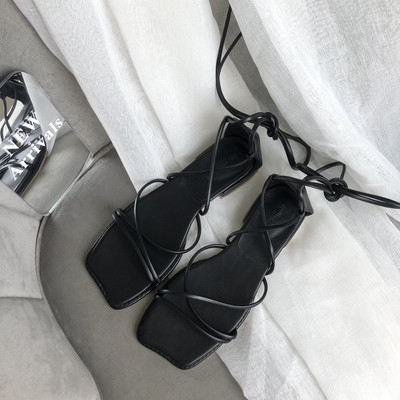 Nahast rihmadega naiste sandaalid - Rooma stiilis