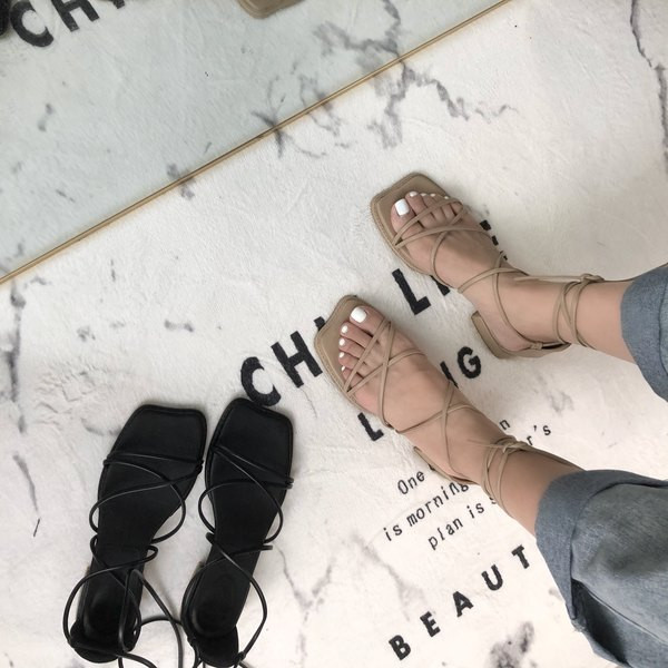 Nahast rihmadega naiste sandaalid - Rooma stiilis