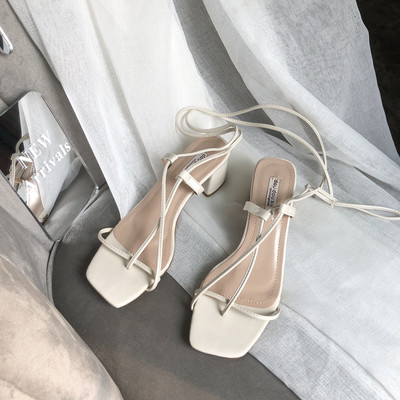 Γυναικεία σανδάλια με δερμάτινα κρδόνια