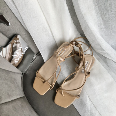 Γυναικεία σανδάλια με δερμάτινα κρδόνια