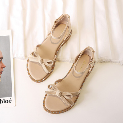 Praegused naiste paelaga sandaalid