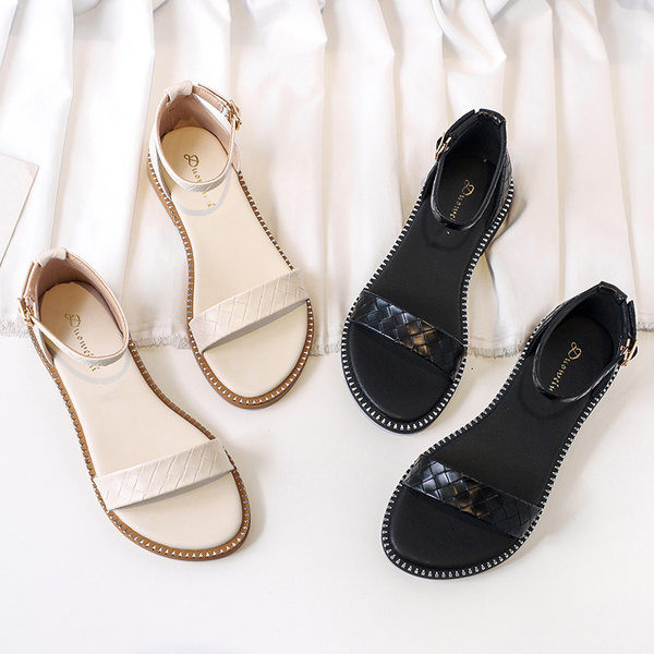 Naiste vabaaja sandaalid nahast rihmadega