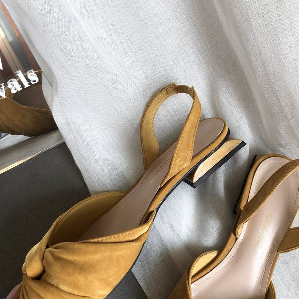 Naiste sandaalide terava otsaga mudel