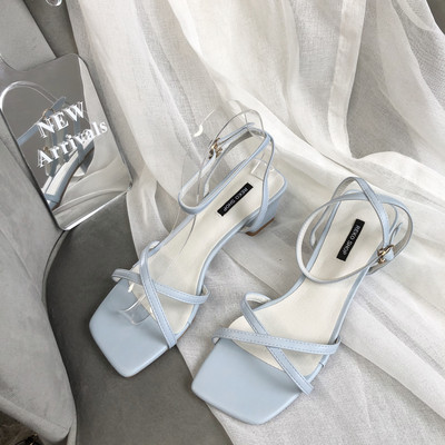 Γυναικεία πέδιλα με λεπτά σταυρωτά λουράκια