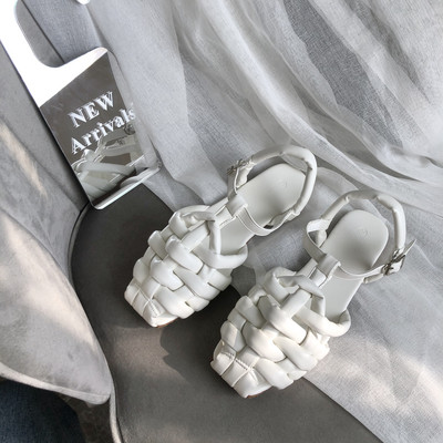 Naiste lameda tallaga nahast sandaalid