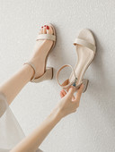 Női alkalmi szandál műbőrből, vékony pánttal