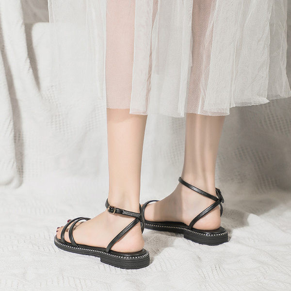 Lameda tallaga nahast sandaalide uus mudel